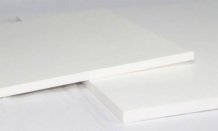 So sánh tấm nhựa PVC và gỗ nhựa Composite